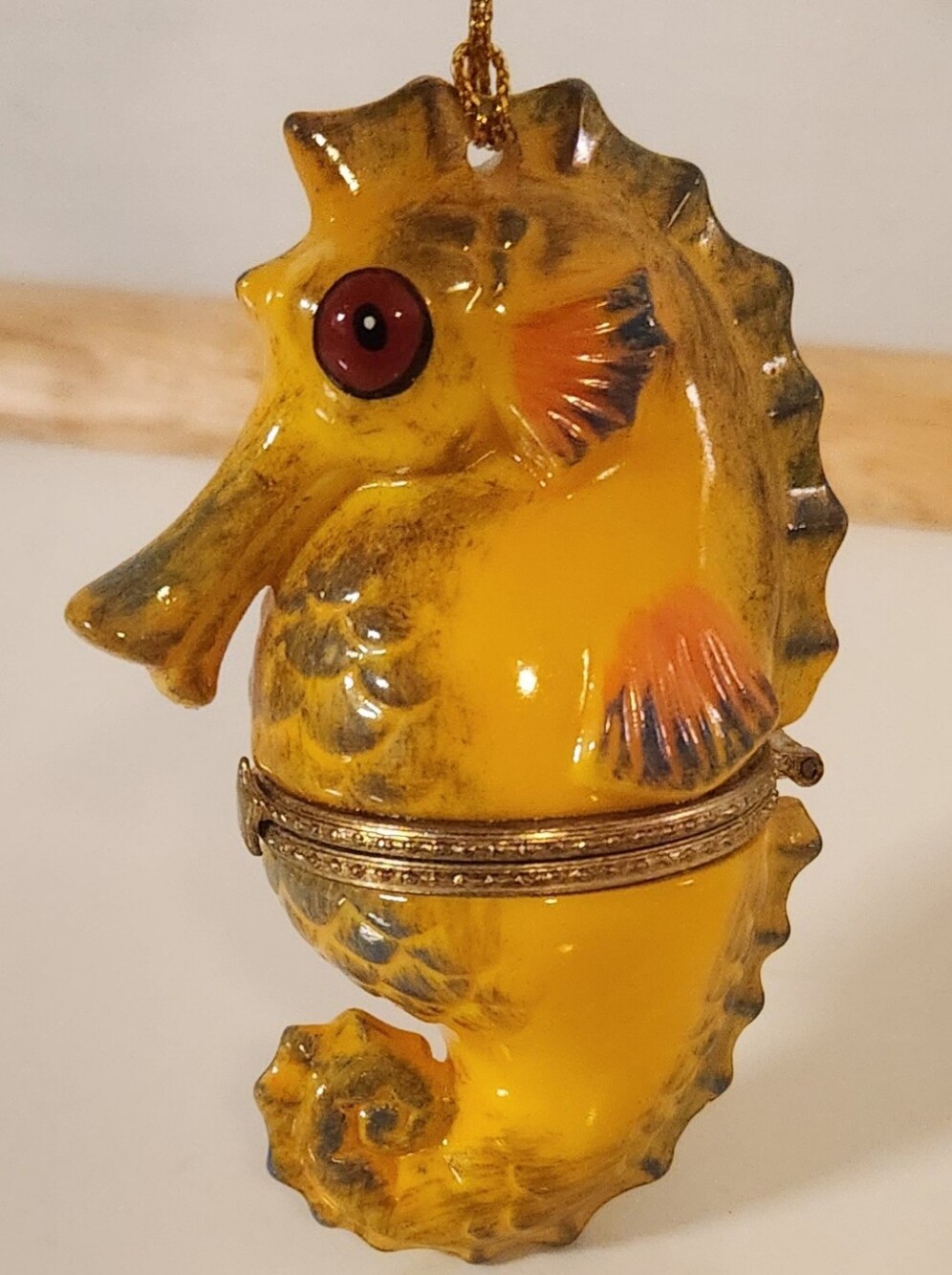 Vintage 4" Porcelain Hinged Seahorse Trinket Box Ornament Star Clasp Yellow